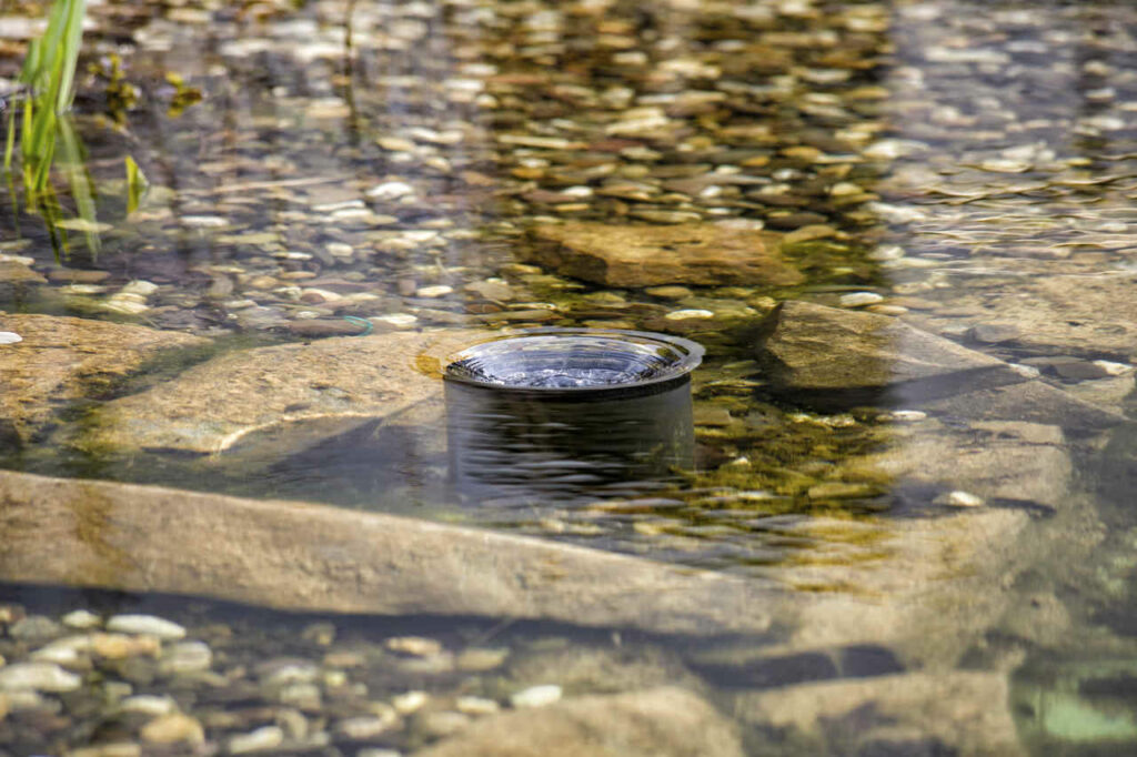 Teich Skimmer mit Pumpe Praktische KombiSets im Vergleich