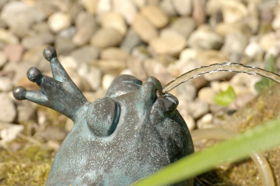 Wasserspiel für kleinen Teich